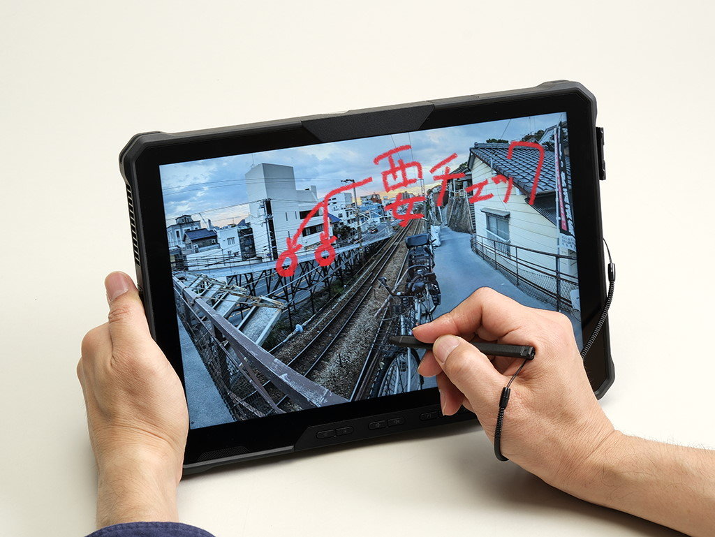 真に“頑丈でパワフルなタブレットPC”とは？ それは「Latitude 7230