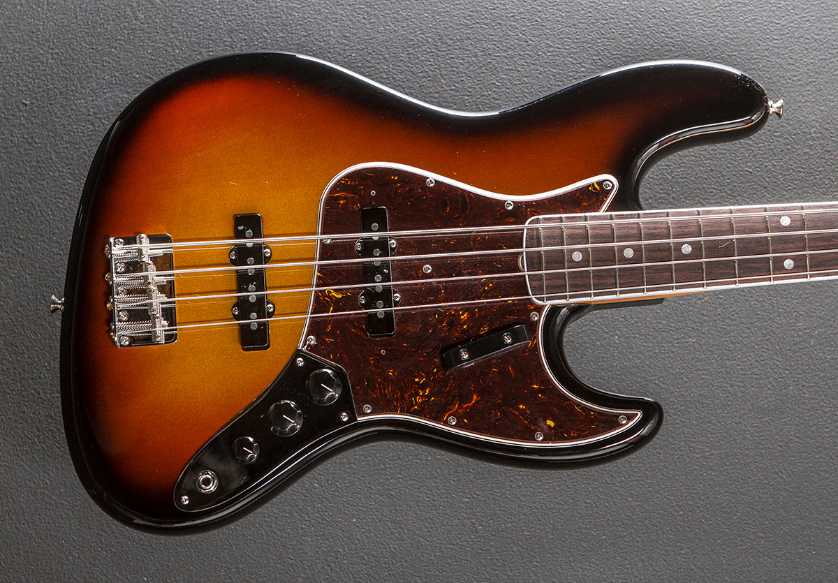 American Vintage II 1966 Jazz Bass - 3 Color Sunburst – Dave's