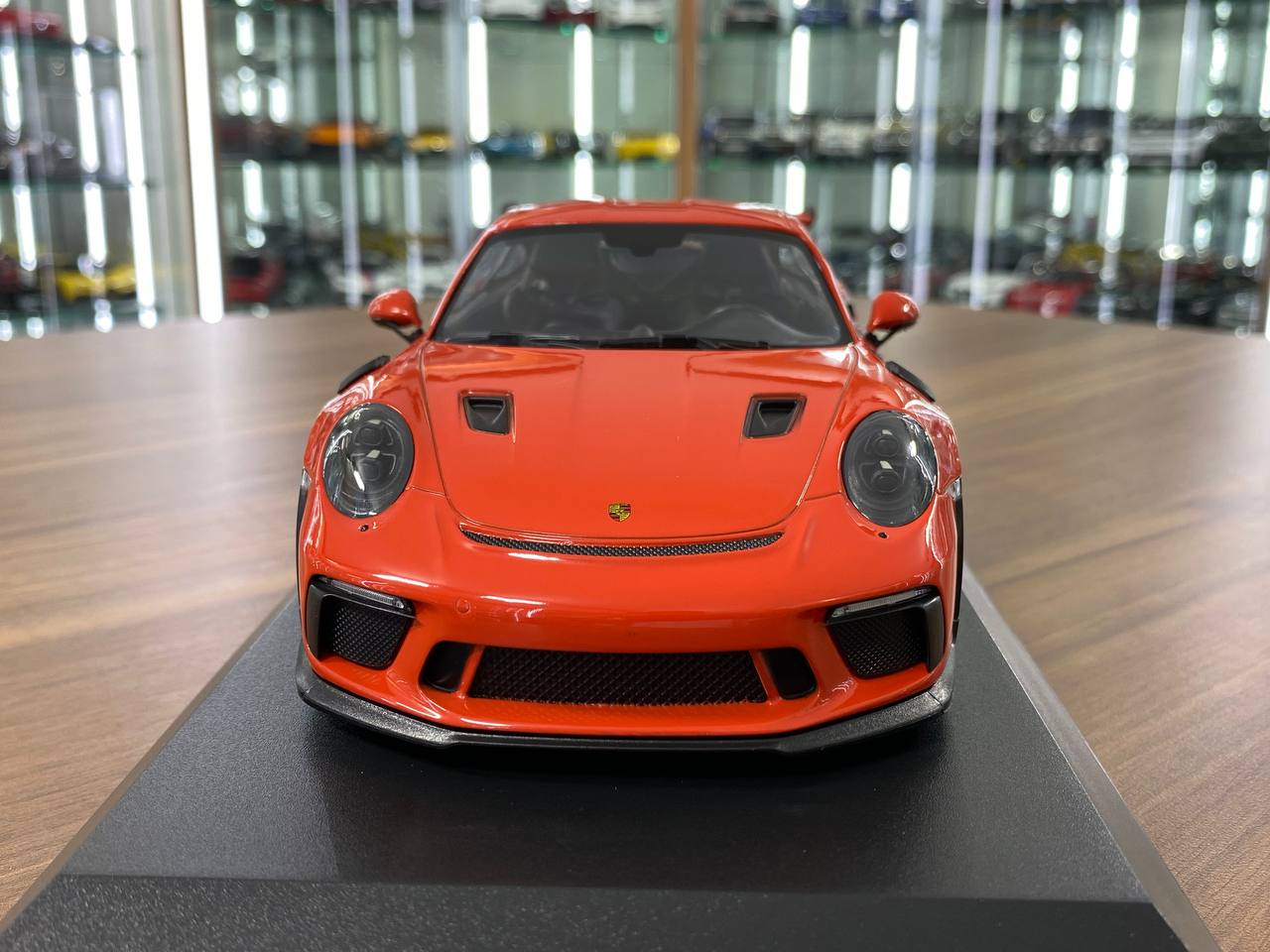 1:18 Diecast Porsche 911 GT3 RS 2019|Minichamps (Orange/Silver