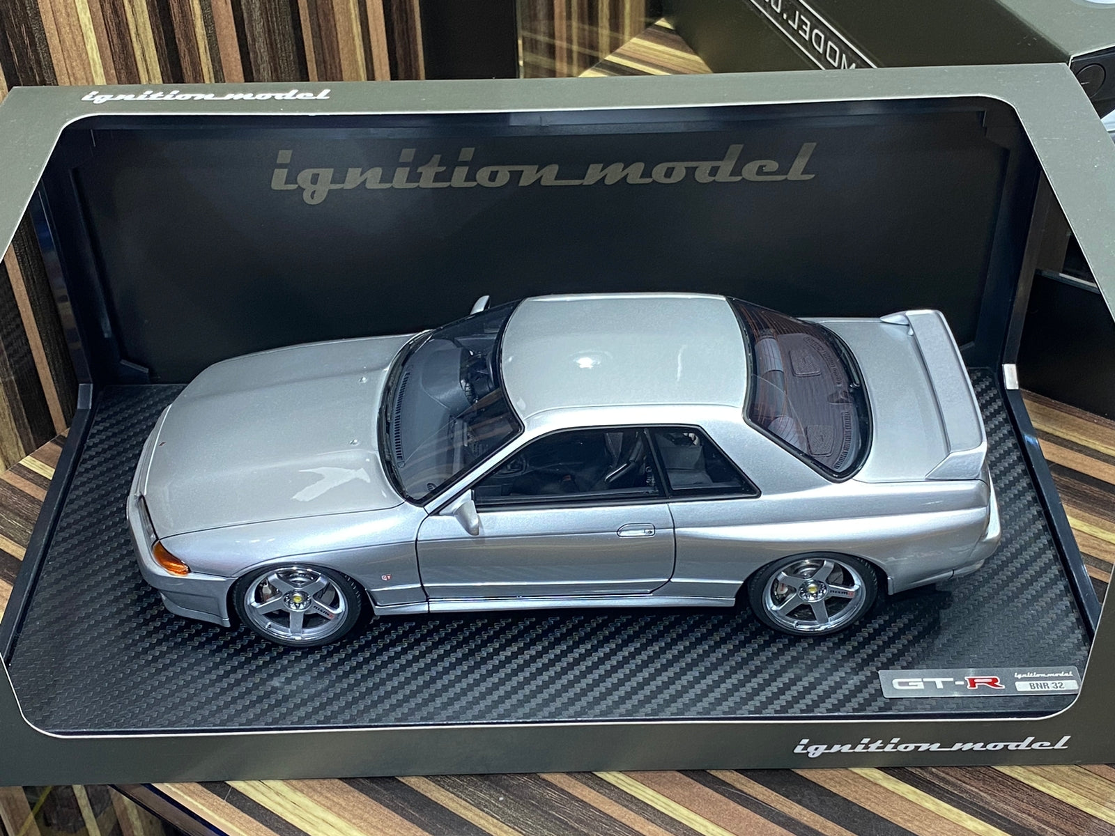 1/18 Diecast Nissan Skyline GT-R R32 Silver Ignition model