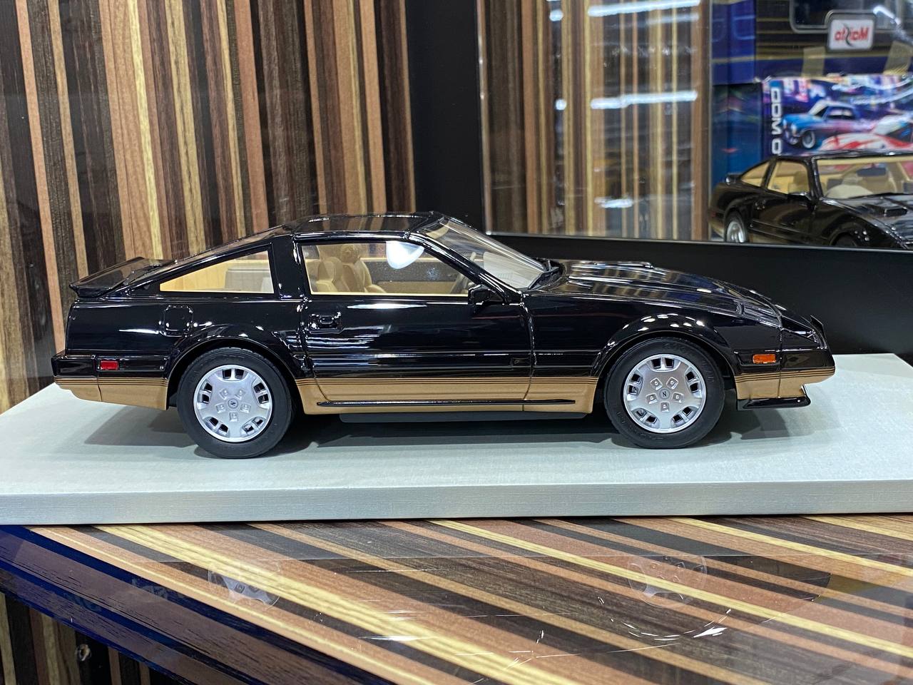 1/18 Diecast Nissan 300 ZX Turbo LCD Black Scale Model Car