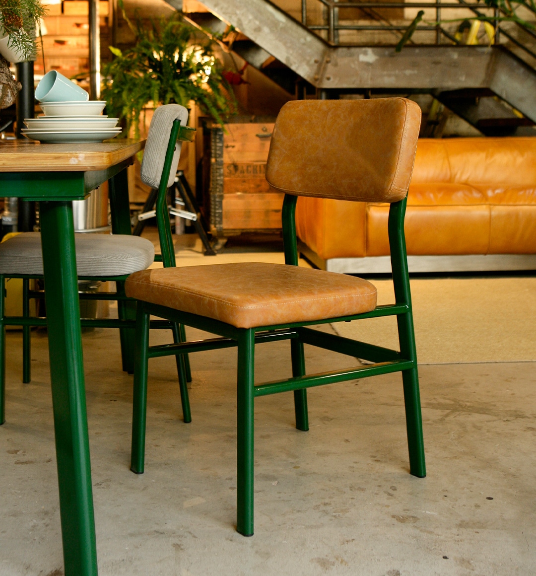 長く愛せるチェア | こだわりのデザインと実用性