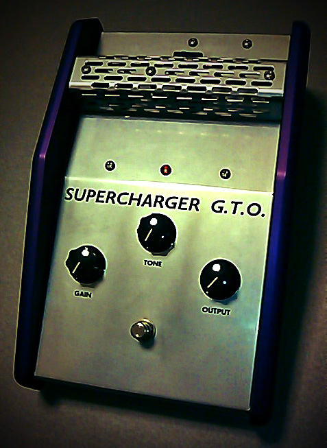 Soldano Supercharger G.T.O」SLO-100系フロアタイププリアンプを