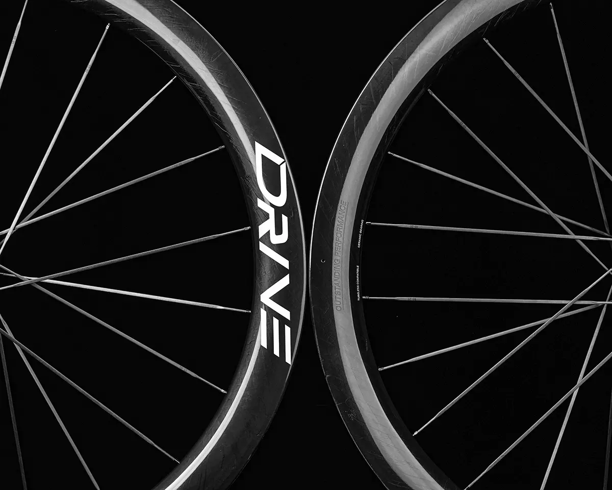 Drive 50D disc brake road carbon spoke wheelset, ceramic bearing