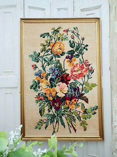 薔薇とお花のブーケ 刺繍フレーム - 薔薇と天使のアンティーク