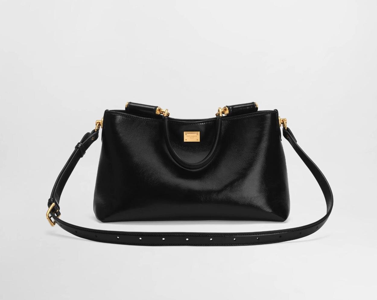 ドルチェ＆ガッバーナ“ハートと鍵”チャームを飾った光沢レザーバッグ