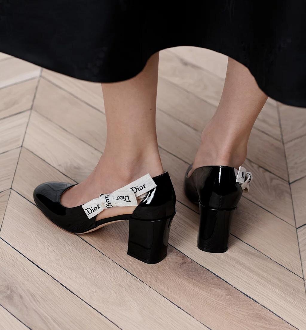 ディオール“Dior刺繍入り”モノトーンリボンのバレエシューズ＆パンプス