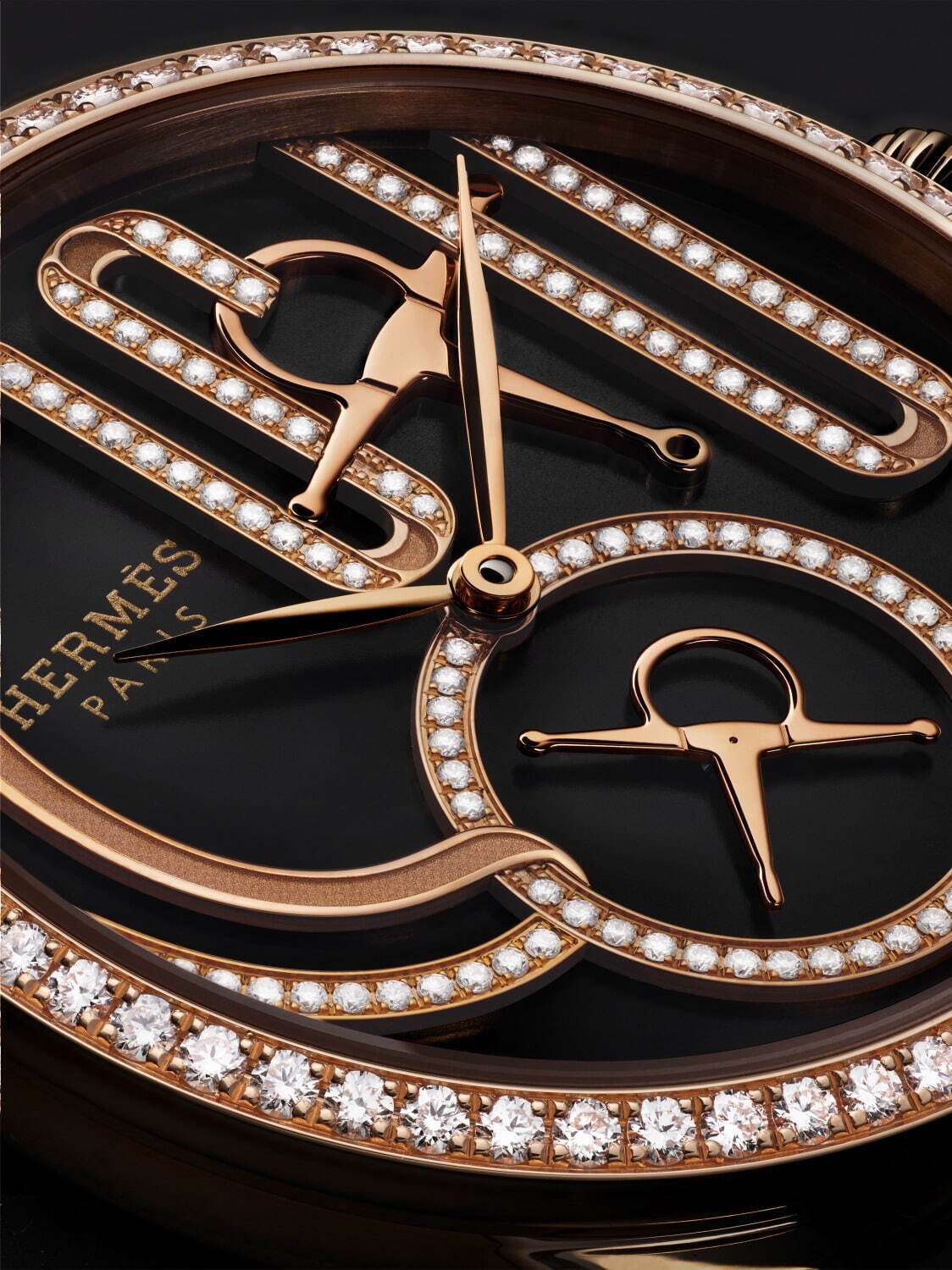 エルメスの腕時計「アルソー」シルクスカーフ《グラン・トゥラララ》の