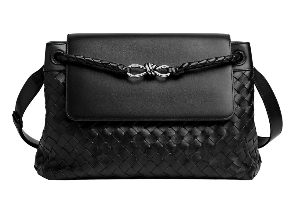 ボッテガ・ヴェネタ「アンディアーモ」メッセンジャーバッグ、“ノット