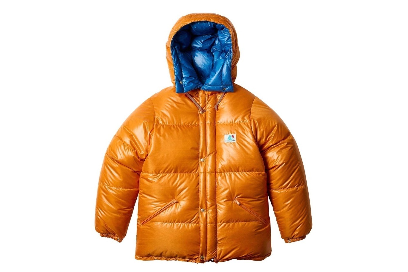 ビームス プラスとパレス スケートボード初コラボ、濃淡グレースーツや