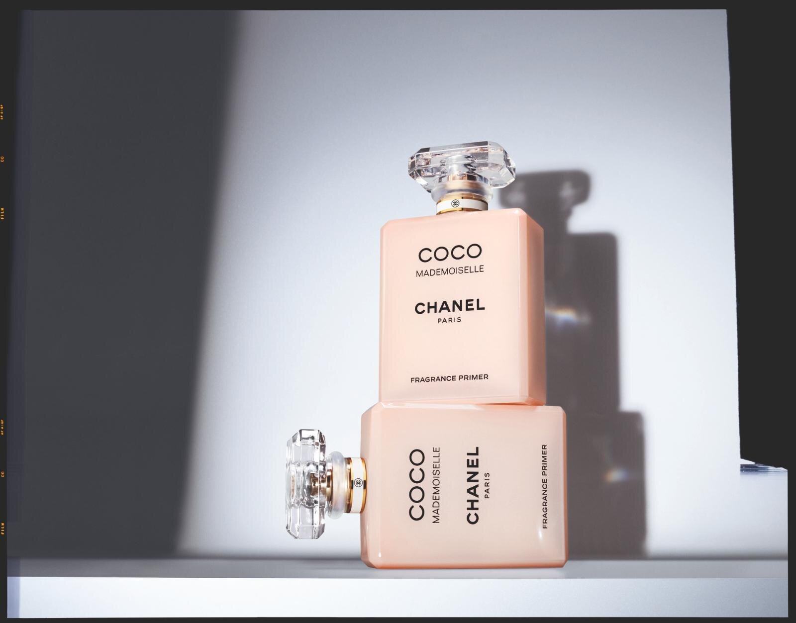 シャネル25年秋コスメ、“フレグランスの下地”として使う「ココ