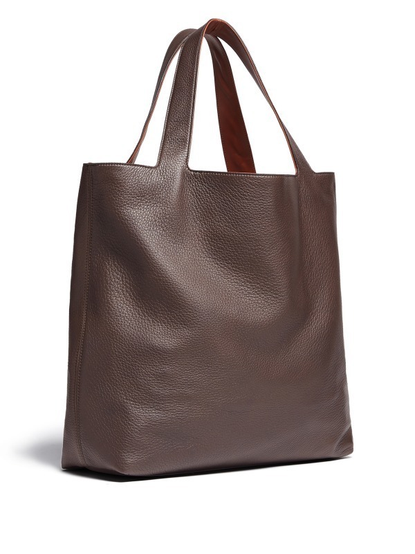 エルメネジルド ゼニア“リバーシブル”で使えるレザートートバッグ、18