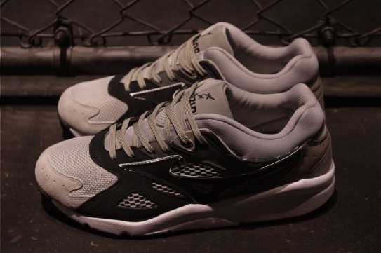 ミズノ×ウィズリミテッド×ミタスニーカーズのスニーカー「スカイ