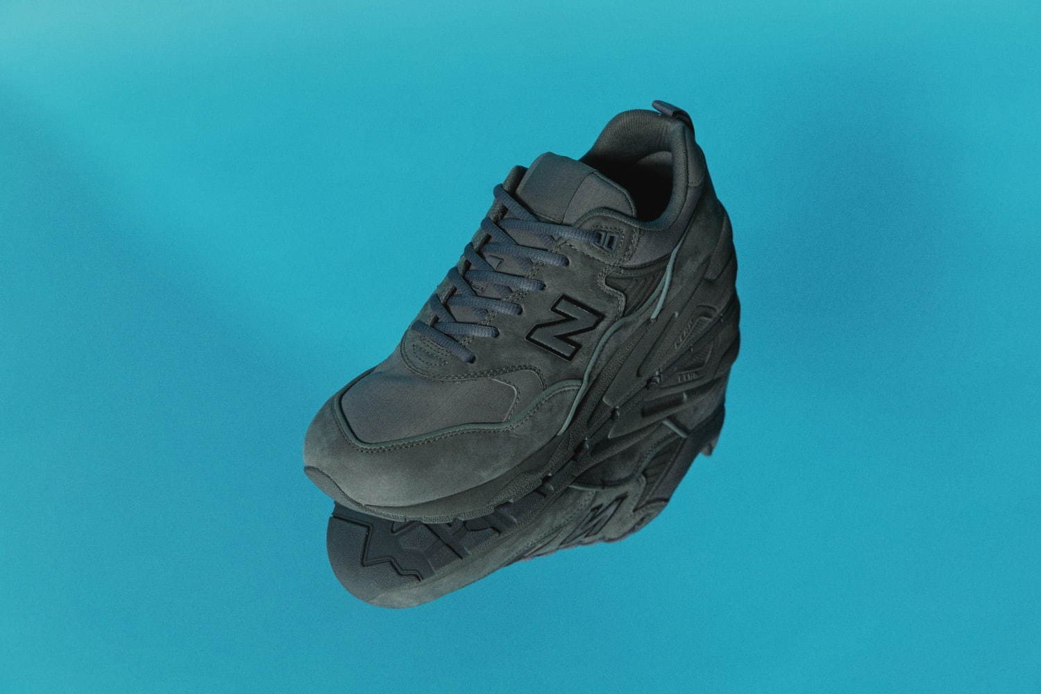 ニューバランス×ビームス×ミタスニーカーズのスニーカー「CMT580