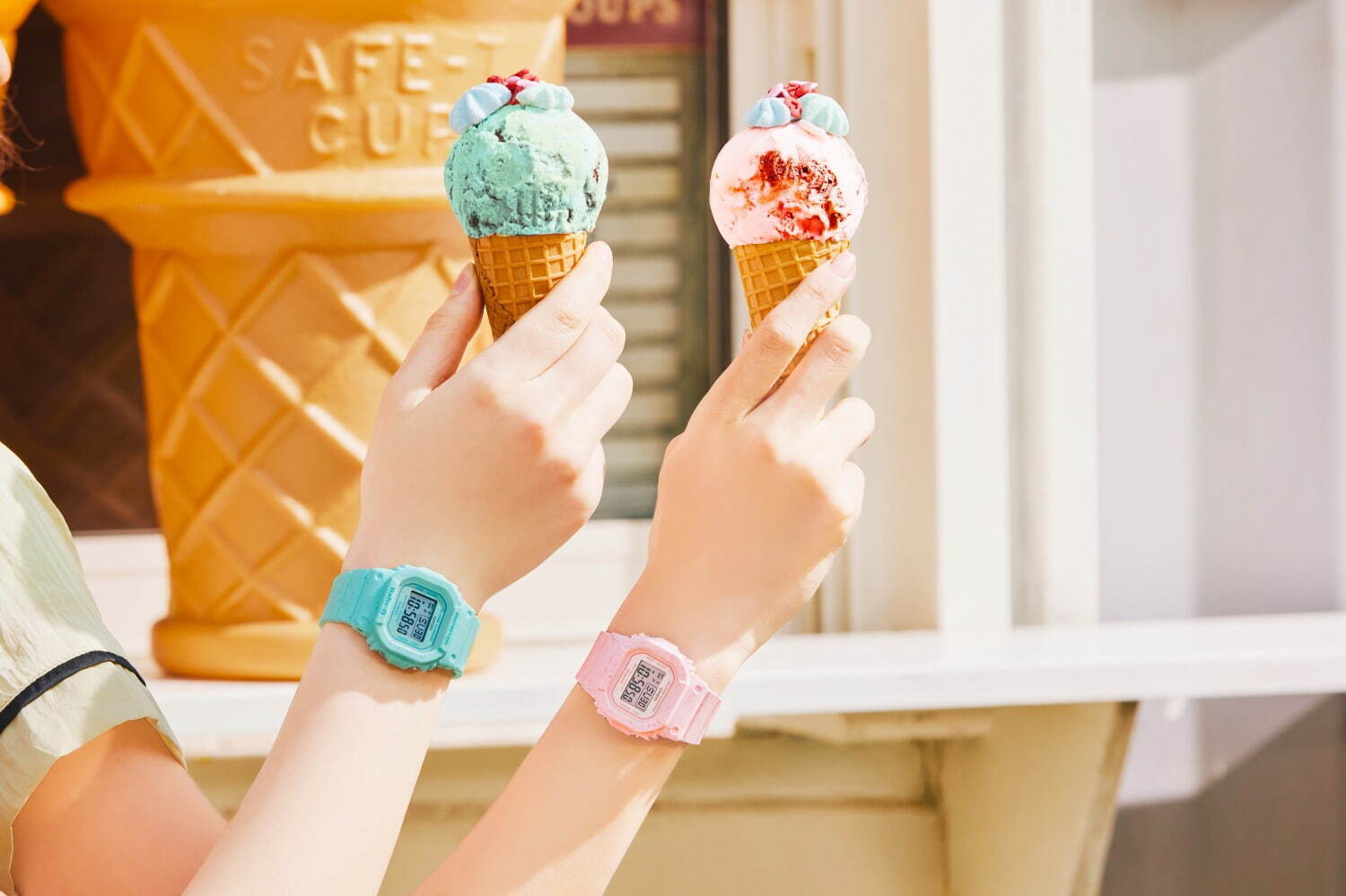 BABY-G“アイスクリーム”着想の腕時計、質感までチョコミントのつぶつぶ