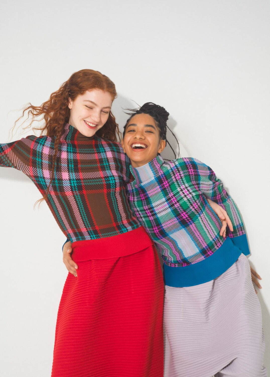 ミー イッセイ ミヤケ新アイテム、“編みニット風”ストレッチプリーツの