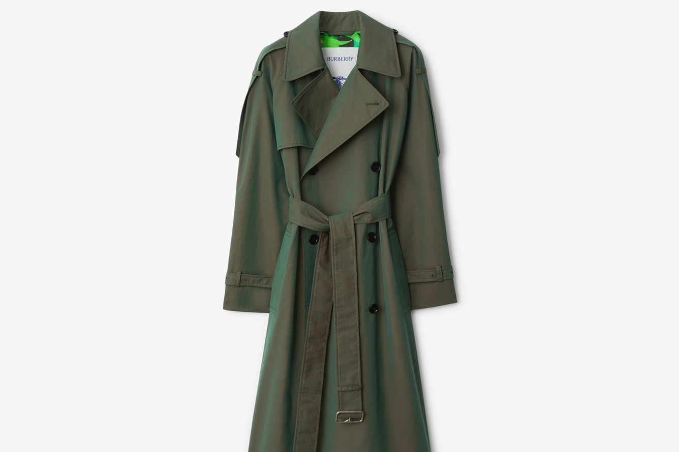 バーバリー24年秋ウィメンズアウター、軽やかなトレンチジャケットや