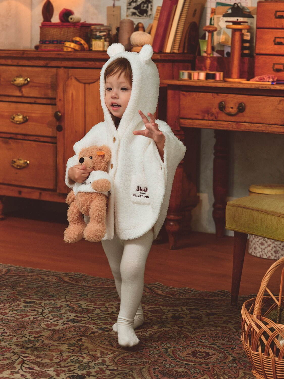 ジェラート ピケ×シュタイフ、テディベア“エミリア”主役のふわもこ