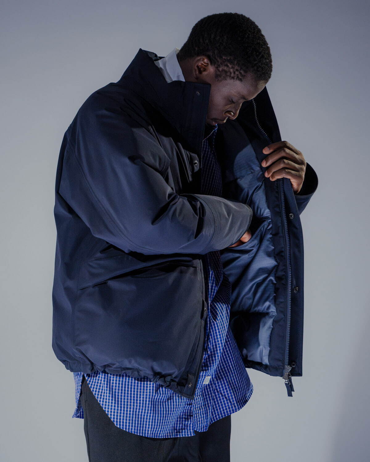 ナナミカとエディフィスのダウンジャケット、“ネイビーカラー”光電子