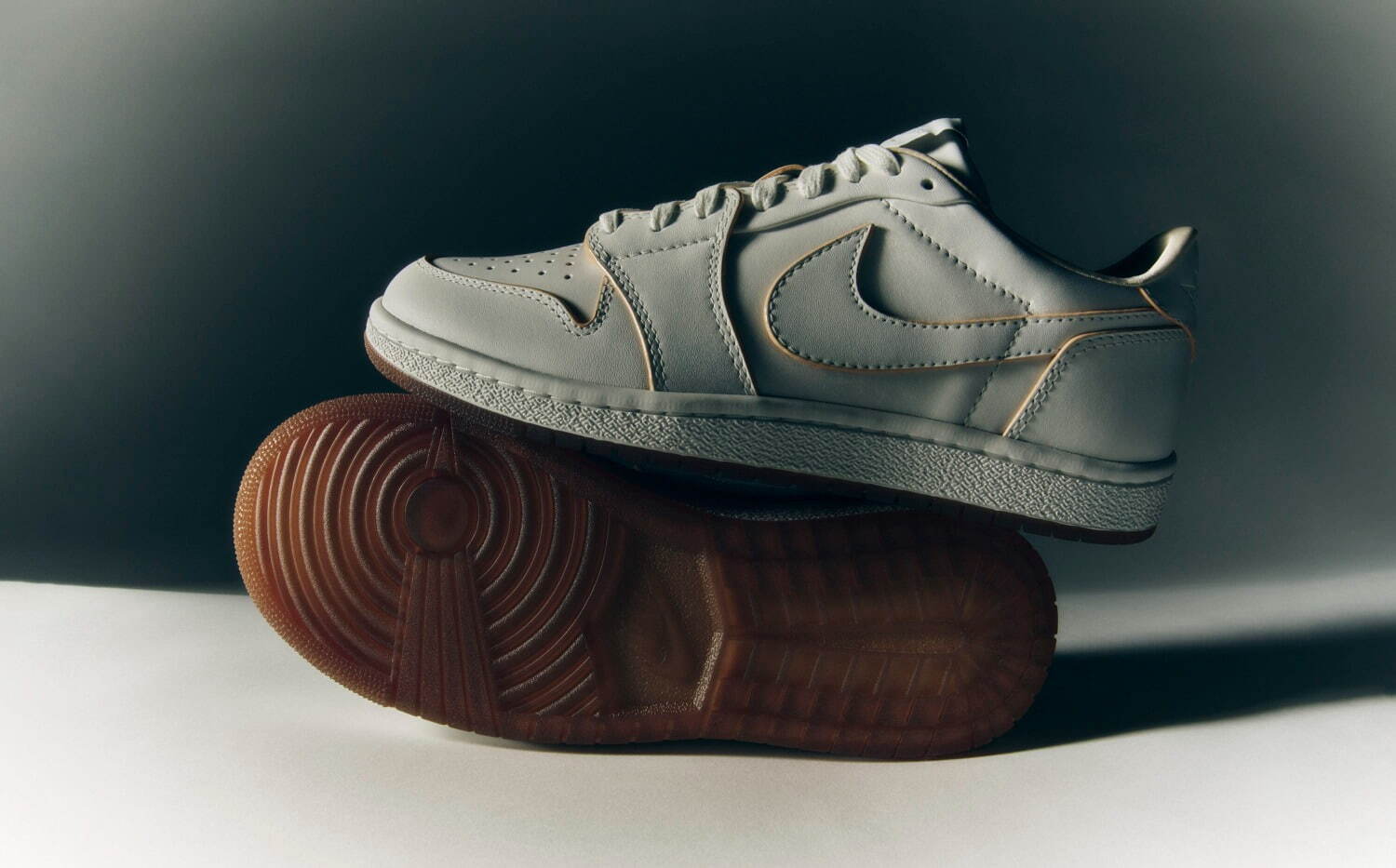 ジョーダン ブランド「エア ジョーダン1」イタリアンレザーの“ウィング