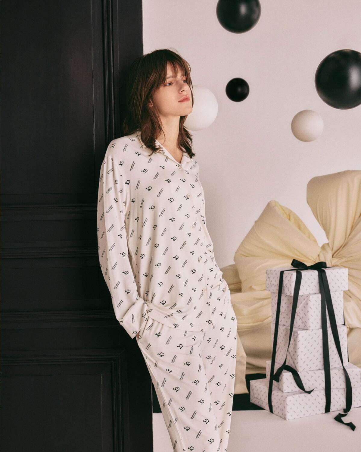 ジェラート ピケ×ジョエル・ロブション24年冬、大人っぽいブラックの