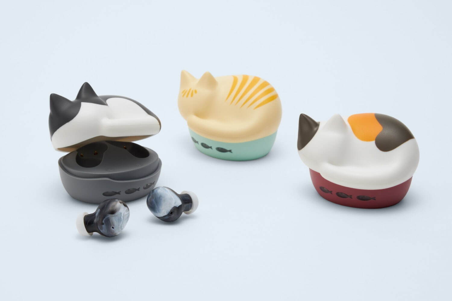 眠る猫型”完全ワイヤレスイヤホンに「ハチワレ」や「ミケ」の新色