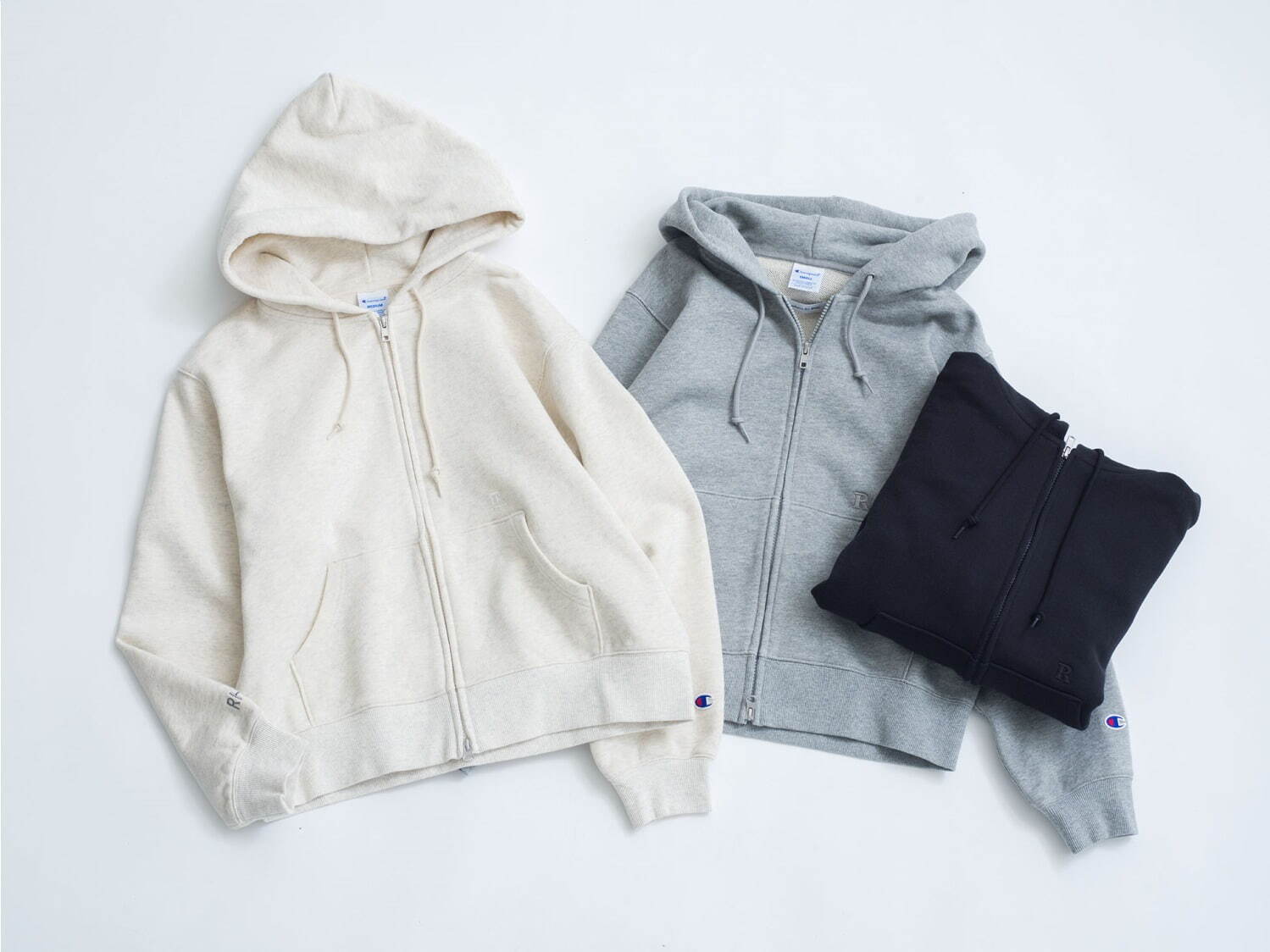 RHC ロンハーマン×チャンピオンのフルジップフーディ、“Rロゴ刺繍入り