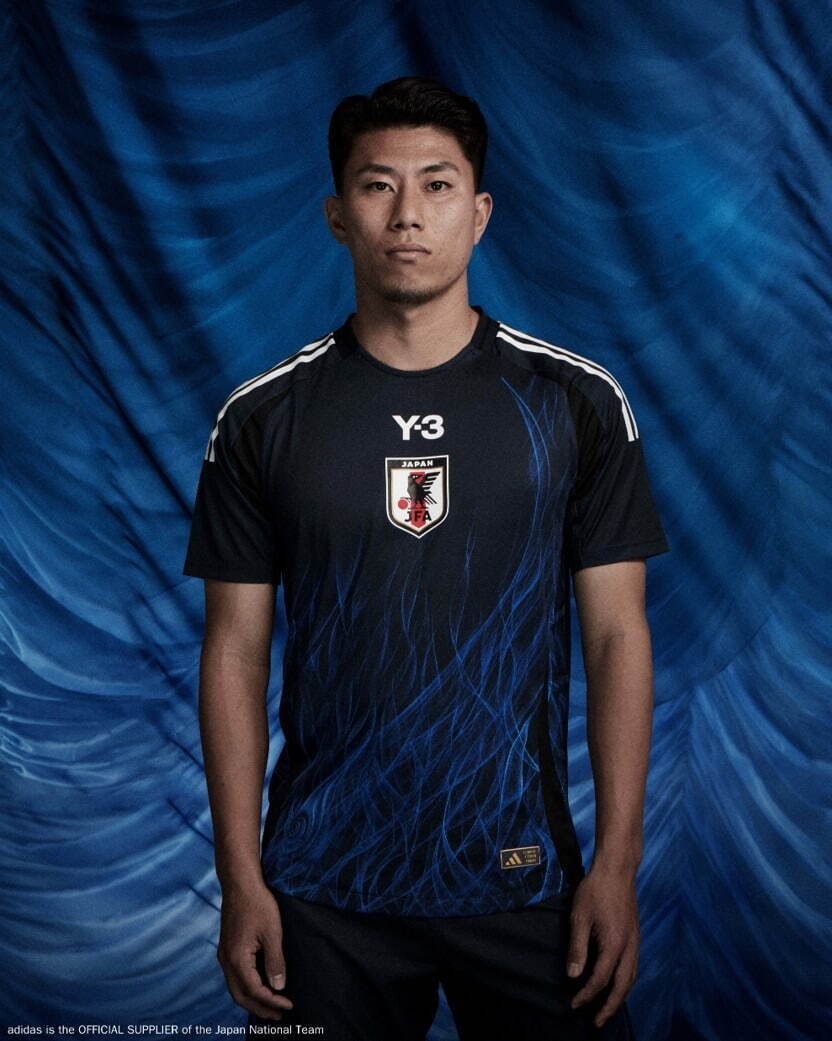 Y-3×サッカー日本代表“炎”テーマのユニフォーム、ホームはダーク