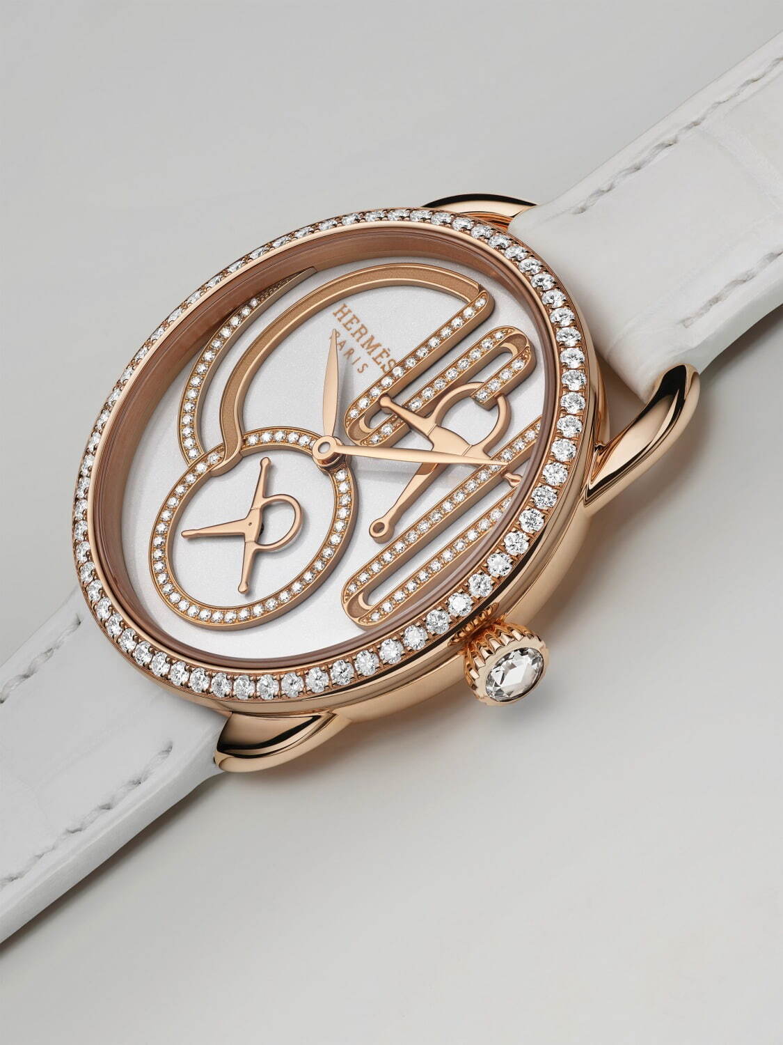 エルメスの腕時計「アルソー」シルクスカーフ《グラン・トゥラララ》の