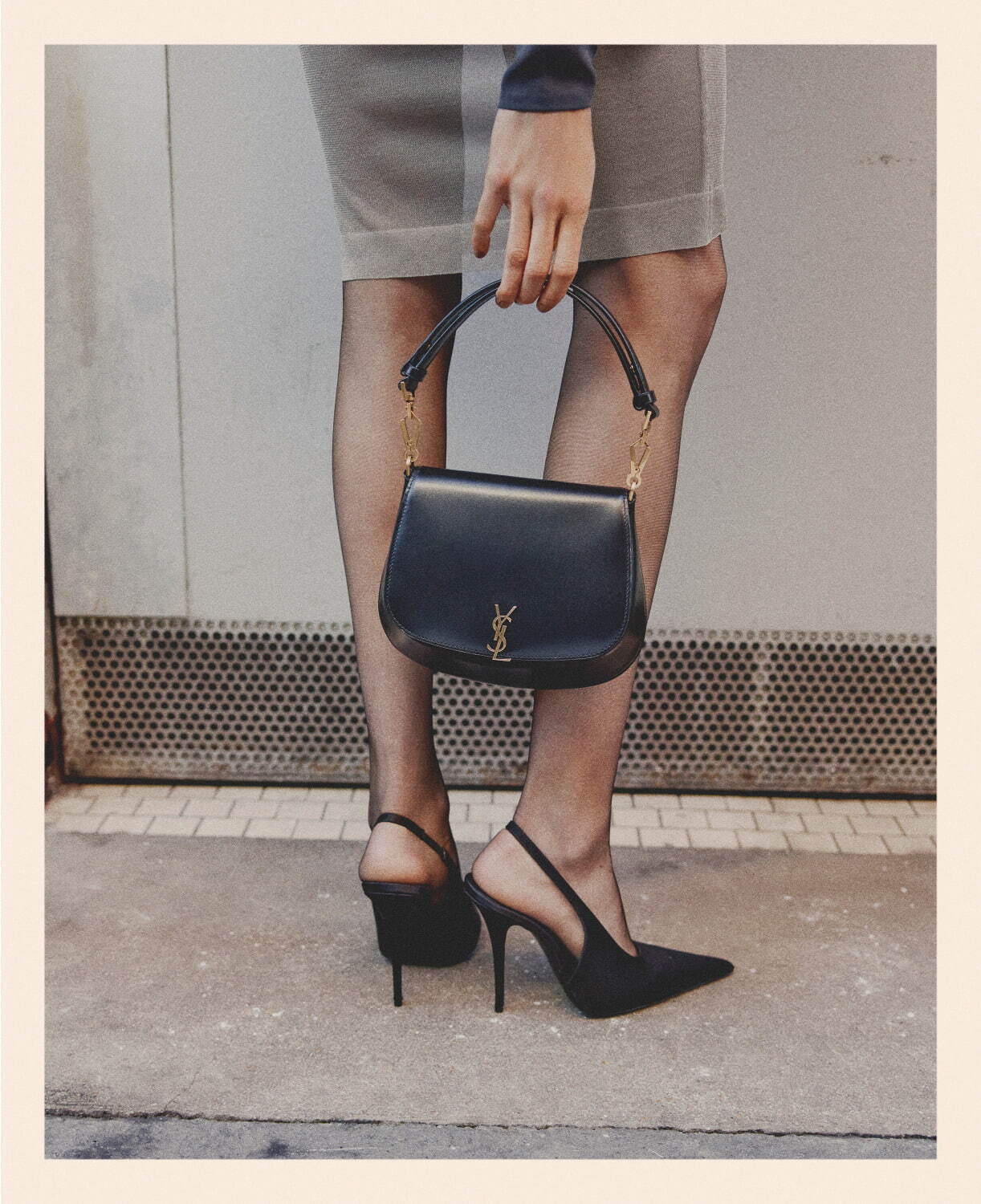 サンローラン「ヴォルテール」24年秋新作、“YSL”カサンドラロゴ煌めく