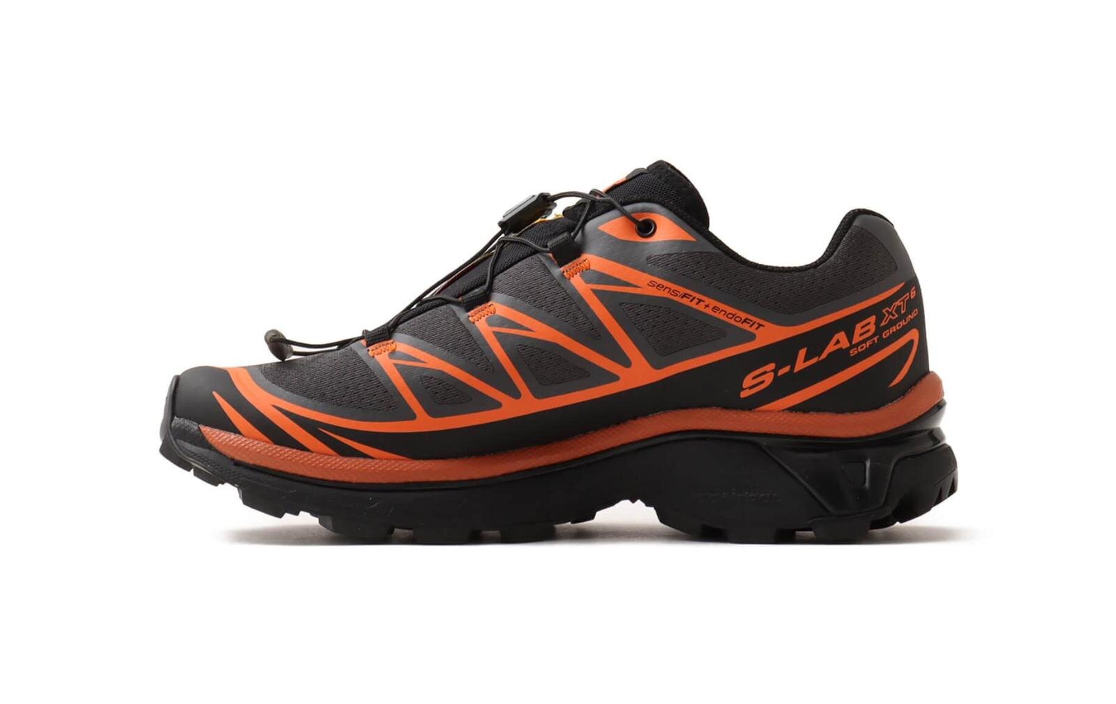 サロモン“鶴＆鯉”モチーフスニーカー「XT-6」華やかレッド×ホワイトと