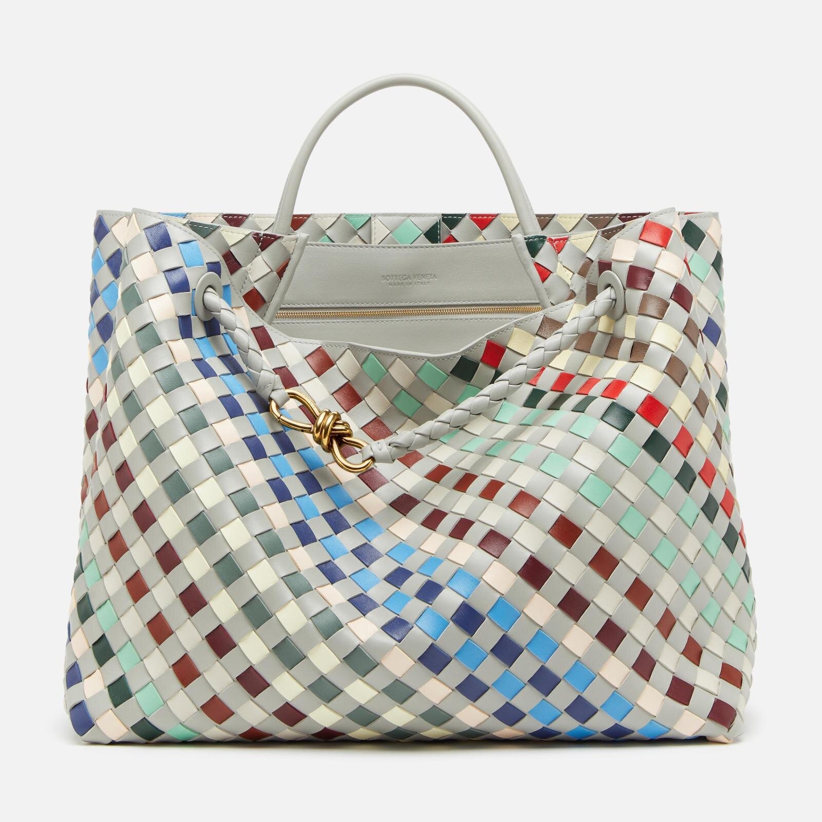 ボッテガ・ヴェネタ“15色のレザー”編み込んだイントレチャートバッグ