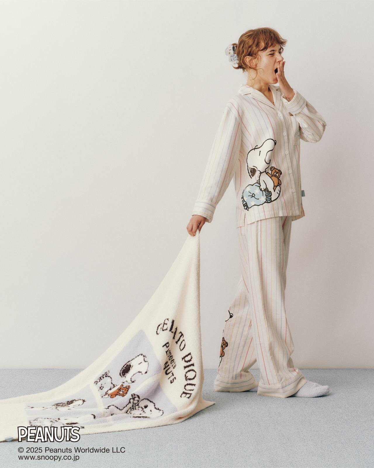 ジェラート ピケ「ピーナッツ」ルームウェア、“おやすみ前”スヌーピー