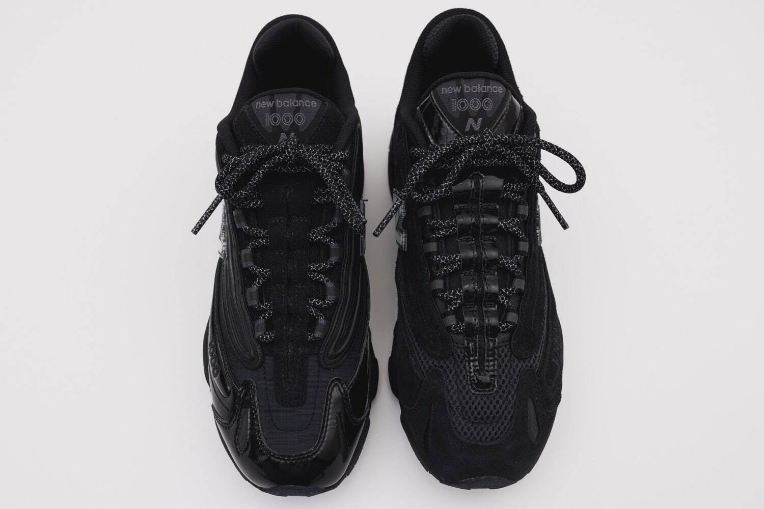 ニューバランスの流線形スニーカー「1000」“オールブラック”異素材