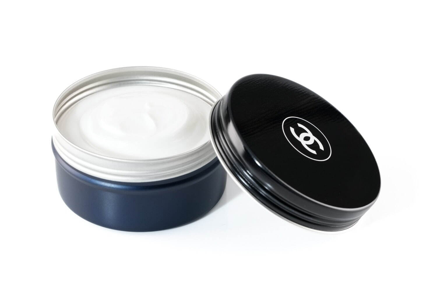 シャネル25年夏メンズ香水「ブルー ドゥ シャネル」“肌・髪・ひげ使用