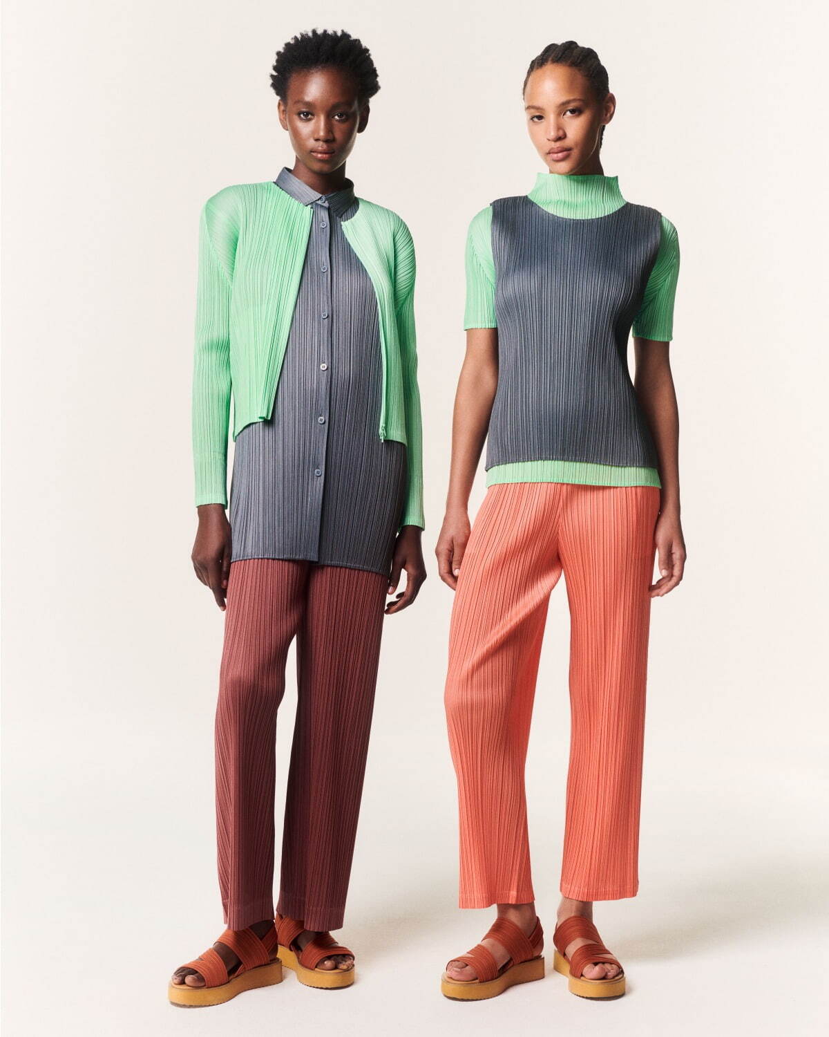 プリーツ プリーズ イッセイ ミヤケ“X線”着想の透明感カラーシャツ