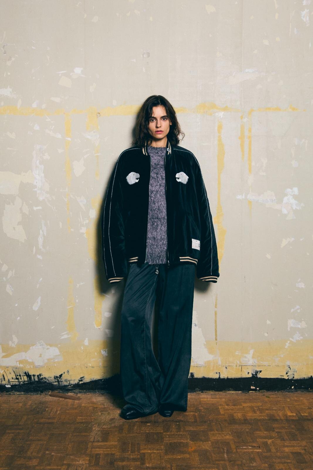 写真32/36｜メゾン ミハラヤスヒロ×GDC、“赤い8芒星”刺繍のスニーカー