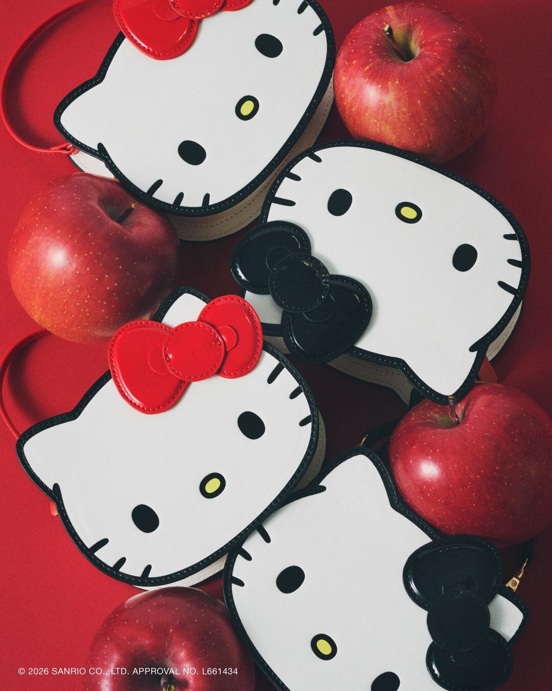 ロペピクニック「ハローキティ」赤or黒リボンのミニバッグ、刺繍タオル