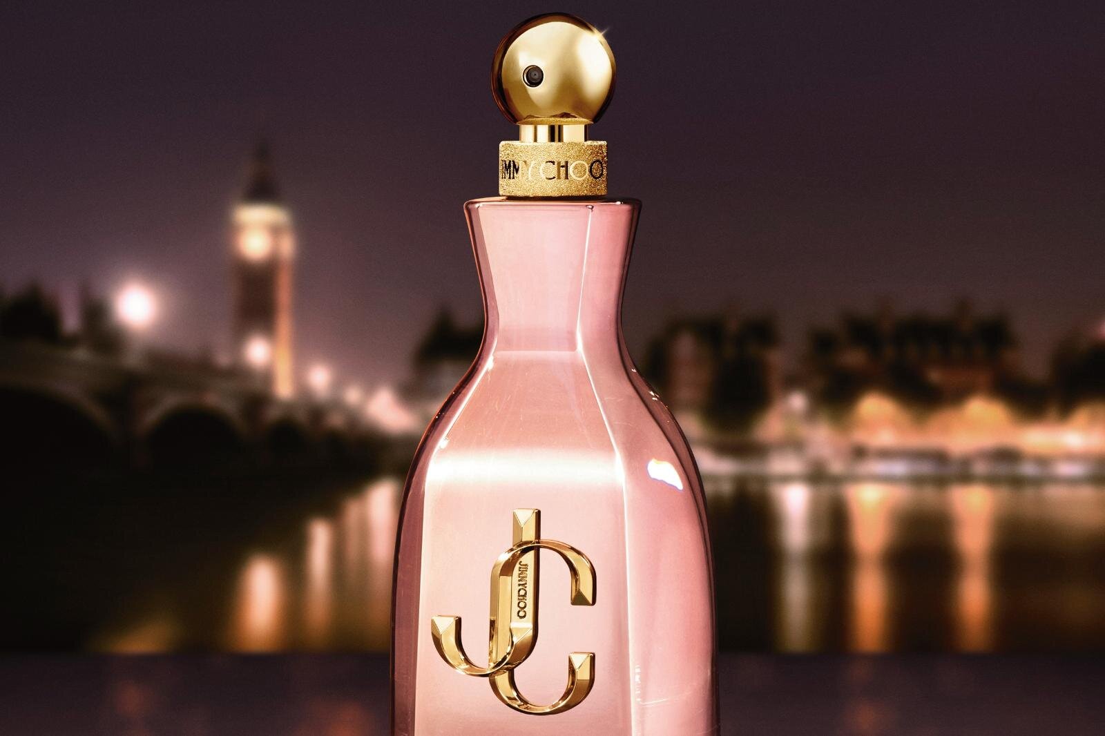 アニック グタール新作フレグランス「ニュイ エ コンフィダンス」パリ