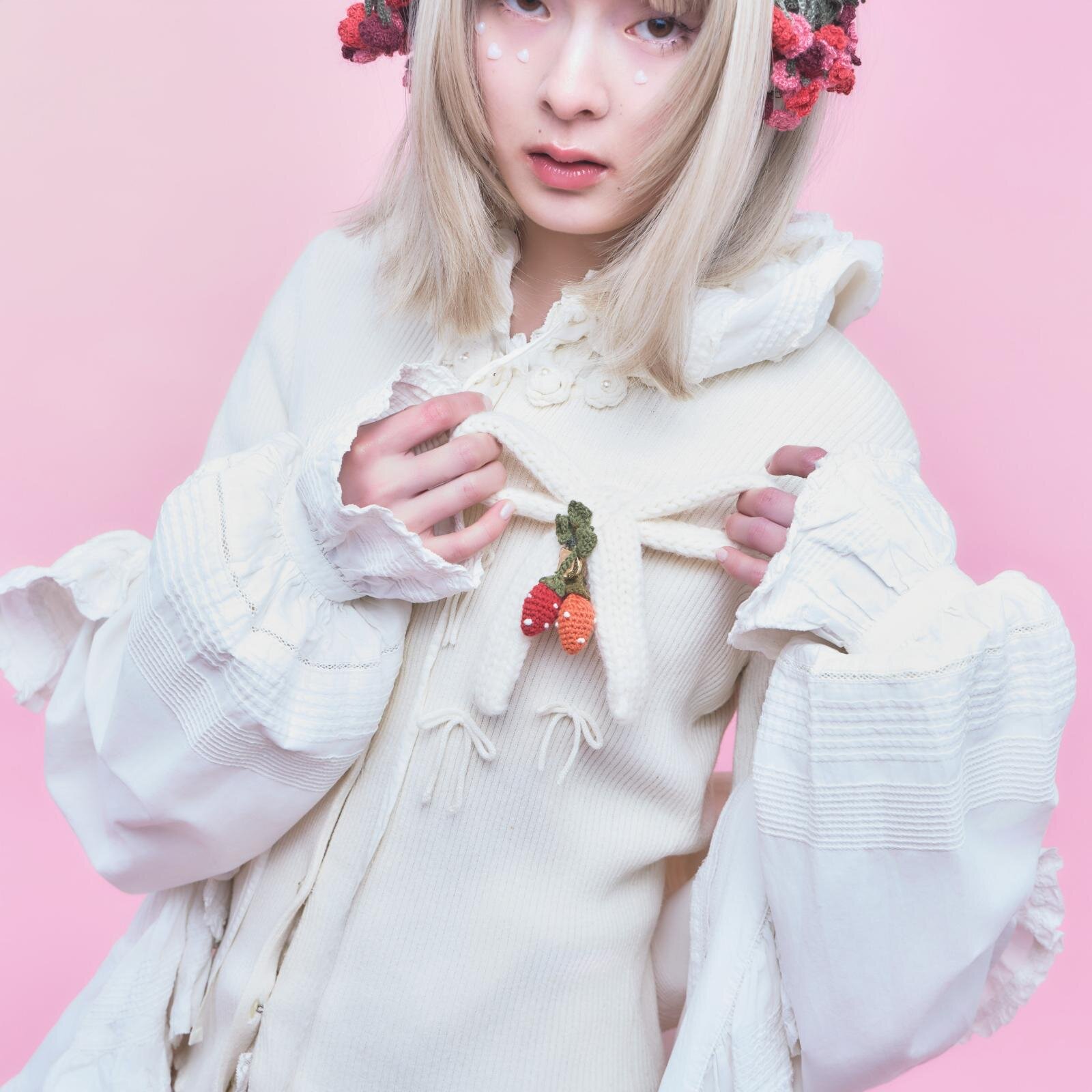 写真72/89｜ピンクハウスポッシュの1点物ウェア、“ニットリボン”並ぶ