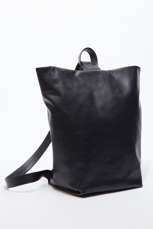 アエタ×ニード サプライ、2wayで使えるレザーリュックサックが登場