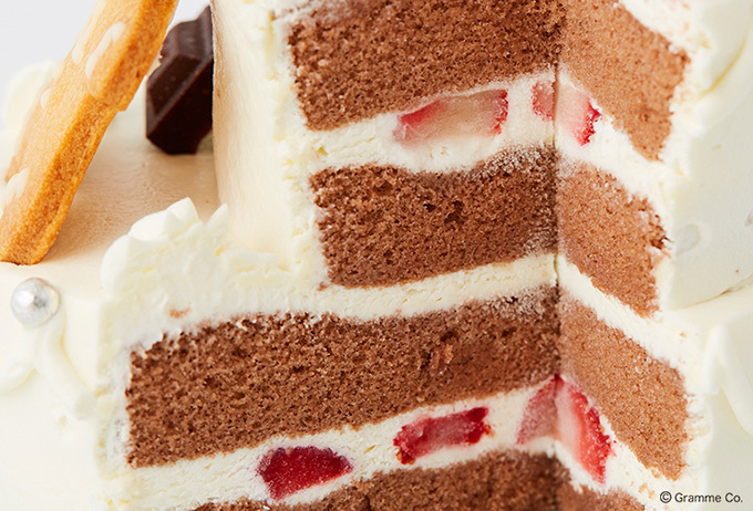 Q-pot.から‟おかしの国”を閉じ込めたスノードームが登場 - お揃いの