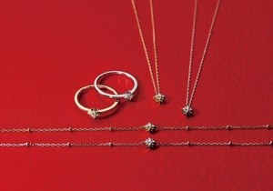 スタージュエリー ガールの新作リング、真っ赤なハートのデザインから