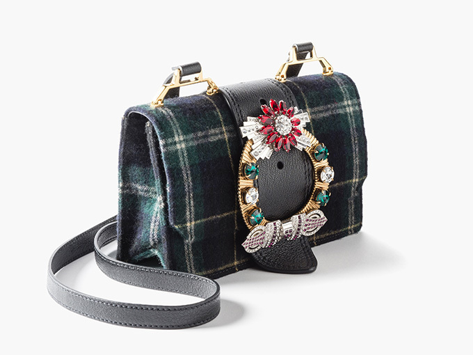 ミュウミュウの新作バッグ「タータン コレクション」を取り揃えた期間