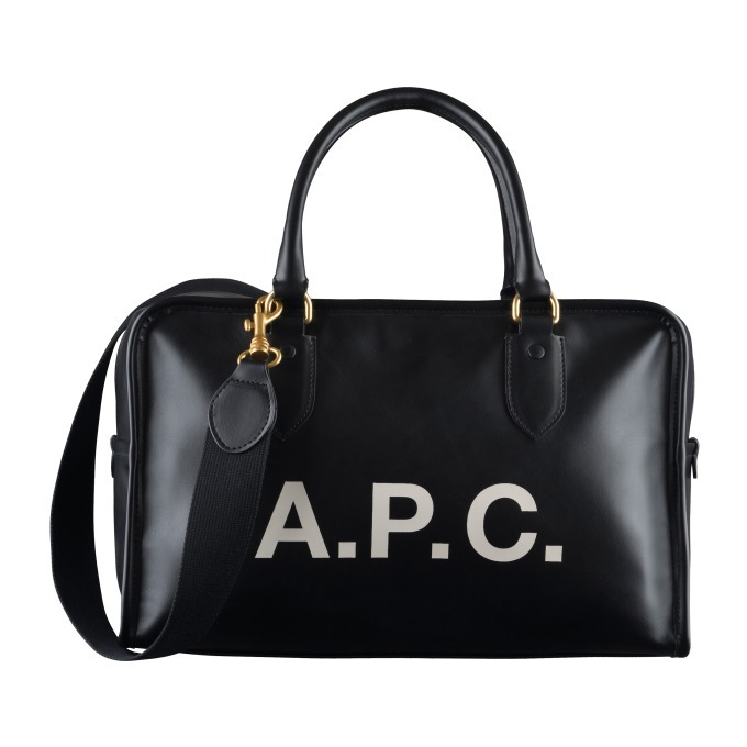 A.P.C. ボーリングバッグ」大胆ブランドロゴ入り新作ボストンバッグ