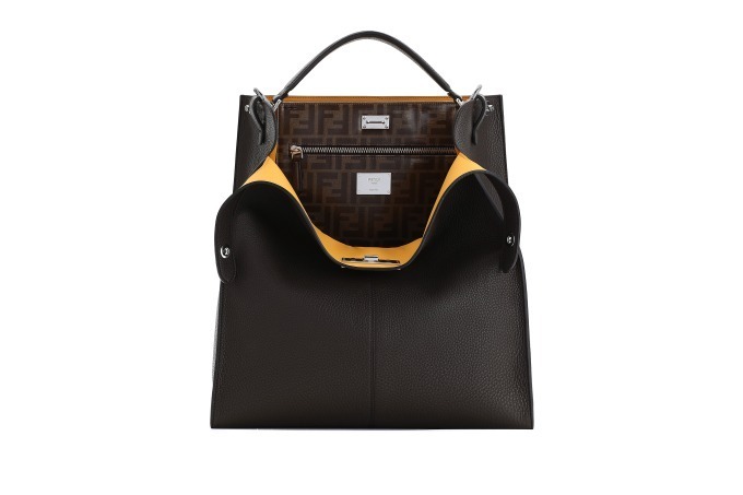 フェンディのアイコンバッグ「ピーカブー」からメンズの新作