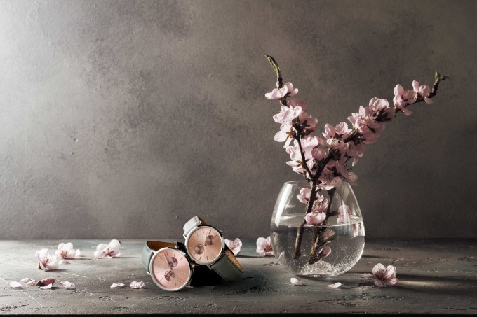 ベーリング“桜”イメージの限定ウォッチ、文字盤は“クラシックチェリー