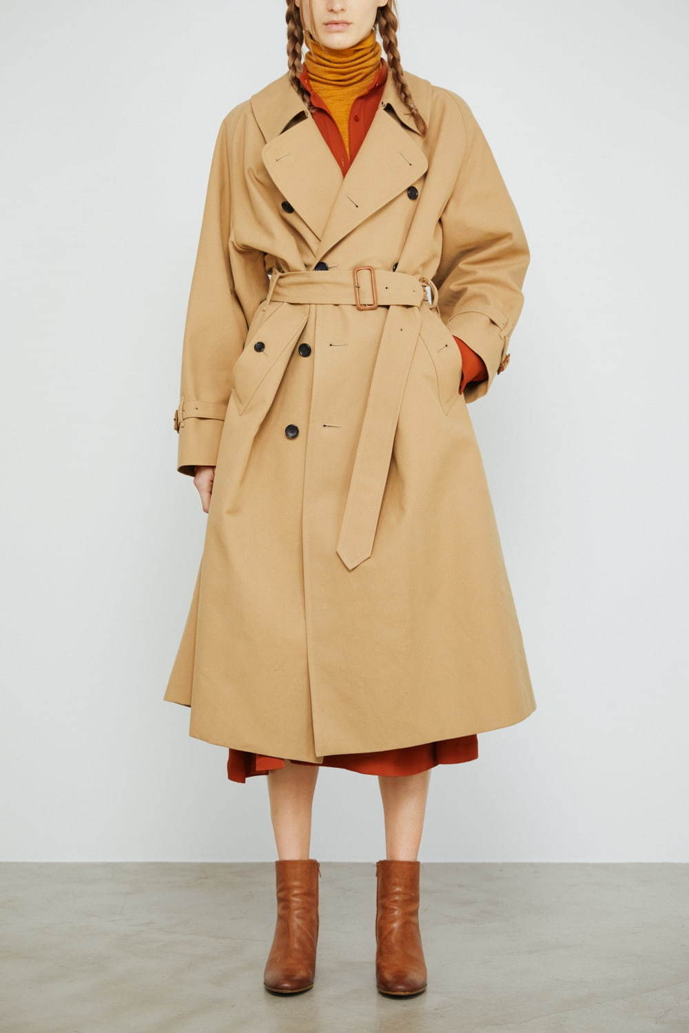 グラフペーパーの新作ウィメンズ秋冬アウター、微起毛コットンの