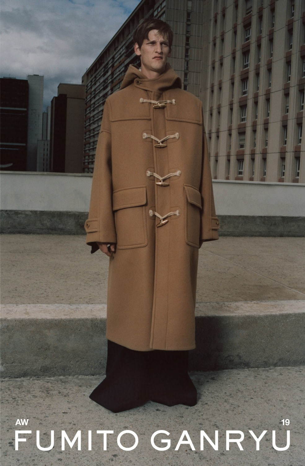 写真16/18｜フミト ガンリュウの新作アウター、極端なオーバーサイズの