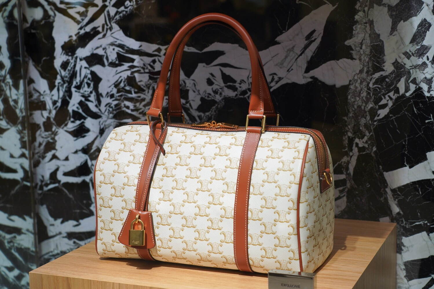 セリーヌが新宿・大阪・札幌に国内初のウィメンズ限定ストア - 限定